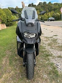 BMW C400X con TFT