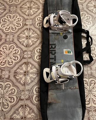 Tavola snowboard burton blunt 156 w + attacchi