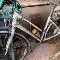 Bicicletta Elettrica Giant 1