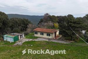 NOSTRA ESCLUSIVA TERRATETTO CON AMPIO GIARDINO