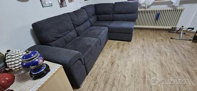 Divano letto matrimonaile in tessuto-come nuovo