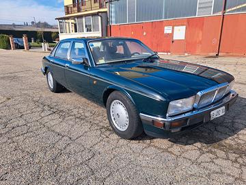Jaguar Daimler XJ40 4.0