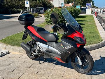 Aprilia SR Max 300 (2014) - pronta all’uso