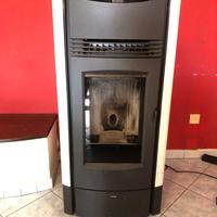 Stufa a pellet canalizzabile Sonia Superior 10 kW