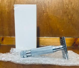 Rasoio di sicurezza cromato , perfetto