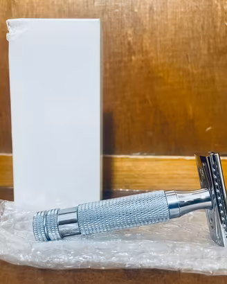 Rasoio di sicurezza cromato , perfetto