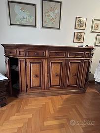 Mobili in legno stile classico