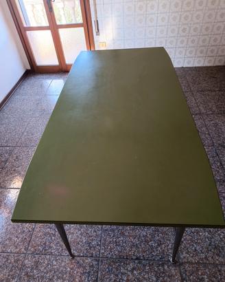 Tavolo Vintage Verde con Gambe in Acciaio 
