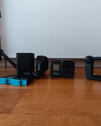 GoPro HERO 8 Black + Media Mod + Kit Accessori 