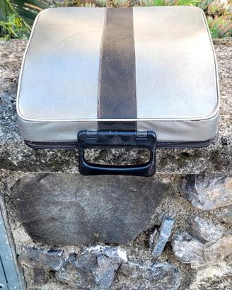 macchina da scrivere olivetti 