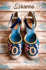 Sandali in jeans ricamati con Zeppa 🌸