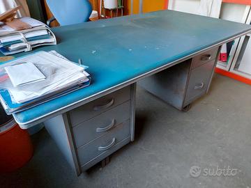 SCRIVANIA DA UFFICIO ANNI 60 TIPO LIPS VAGO