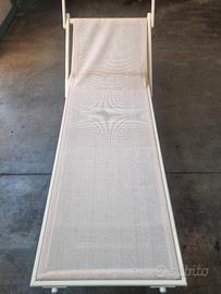 lettini sdrai da giardino e spiaggia.