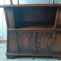 Mobiletto in legno multiuso