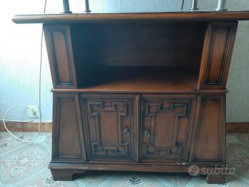 Mobiletto in legno multiuso