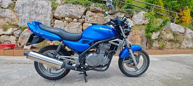 Moto Kawasaki ER-5