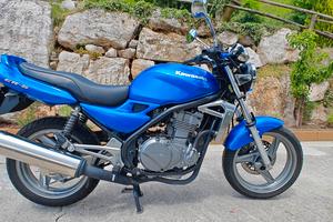 Moto Kawasaki ER-5