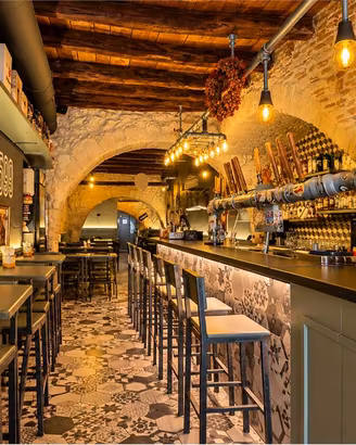 Attività di birreria storica in centro a Cagliari