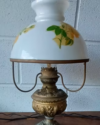 ANTICO GRANDE LUME AD OLIO VETRO OPALINO