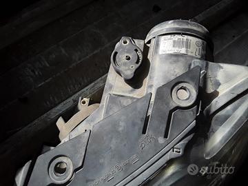 FARO ANTERIORE SINISTRO VOLKSWAGEN Passat Berlina