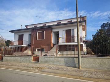 Villa di 70 m² con 4 locali a Asti