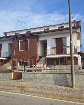 Villa di 70 m² con 4 locali a Asti