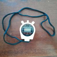 Cronometro digitale da pista vintage bianco