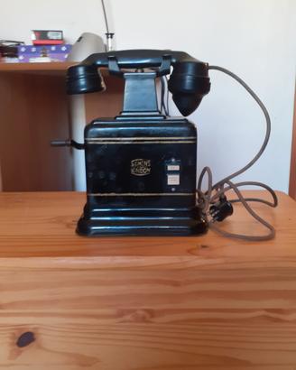 Antico telefono anni 20