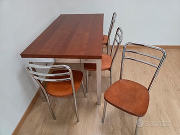 Tavolo Veneta Cucine in Ciliegio e 4 sedie 