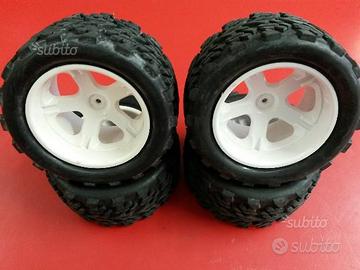 Gomme monster truck