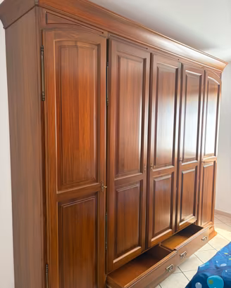 Armadio guardaroba classico in legno