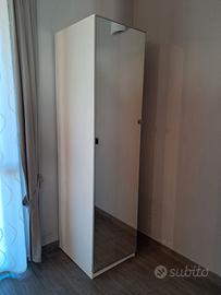Armadio Pax IKEA con anta a specchio