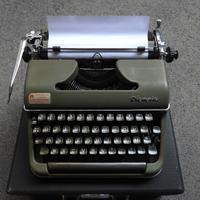 Macchina da scrivere vintage Olympia SM anni '50