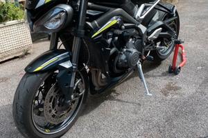 Triumph street triple 765 RS