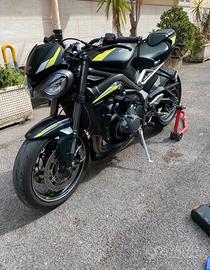 Triumph street triple 765 RS