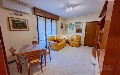 Trilocale in condominio Ristrutturato con Box e Ca