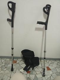 Stampelle e tutore caviglia