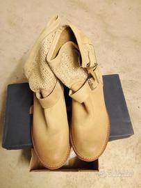 stivaletti in camoscio 