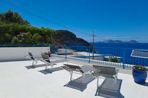 Ponza tra sole mare e relax