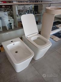 Coppia di sanitari a terra nuovi