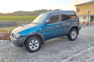 NISSAN TERRANO II autovettura 