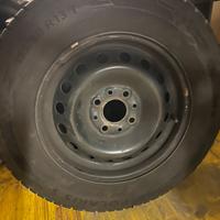 Gomme inervali con cerchi da 13 pollci