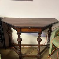 Coppia tavoli in legno