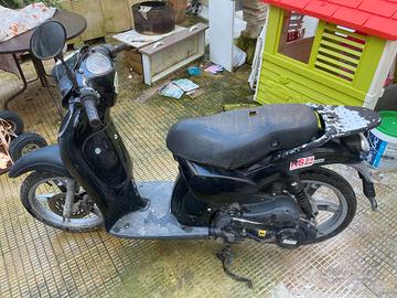 Scarabeo Scooter 50cc Aprilia