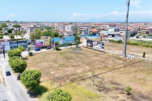 Terreno edificabile commerciale e industriale