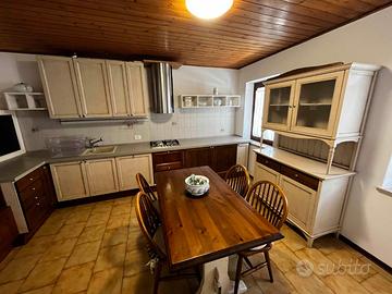 Cucina completa ad angolo 4,32 x 2,55 m