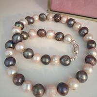 collana di perle naturali bianche e grugio