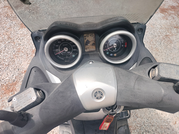 Yamaha xmax 250 cc