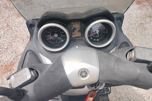 Yamaha xmax 250 cc