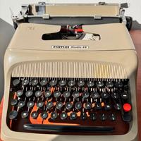 macchina da scrivere Olivetti lettera 44
